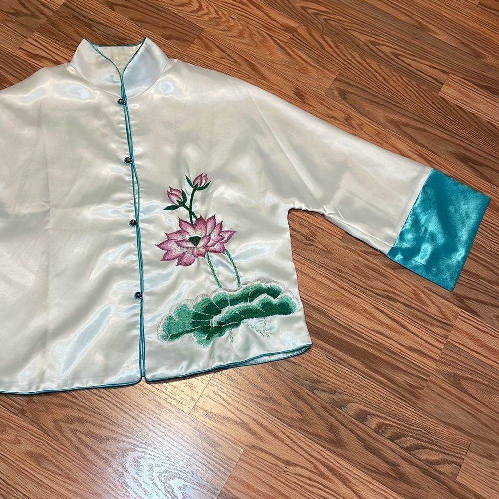 Chinese Traditional Top, Embroidered 3/4 sleeve shirt, ivory, teal, pink, Large - Picture 3 of 11